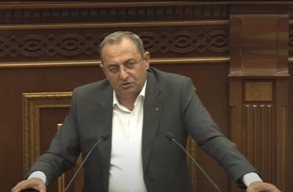 «Всё это – мыльный пузырь, и он обязательно лопнет»: Арцвик Минасян о выдвинутом ему обвинении (видео)